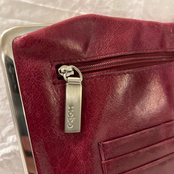 HOBO Lauren Clutch Wallet - Picture 4 of 6